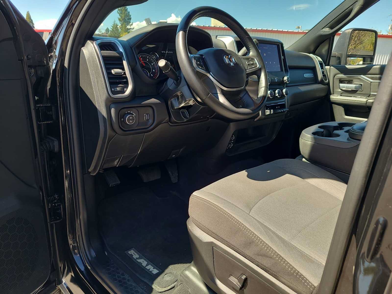 Used 2024 RAM 3500 Big Horn AWD/4WD image 10