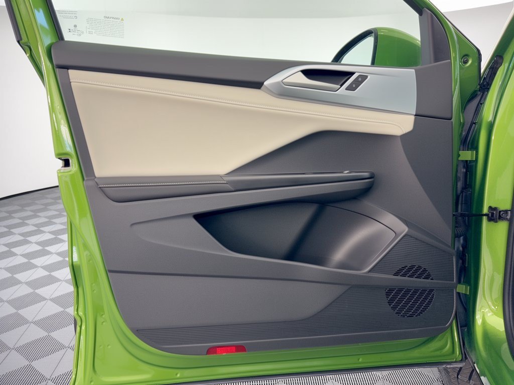 Certified 2026 Volkswagen Taos SE FWD image 14