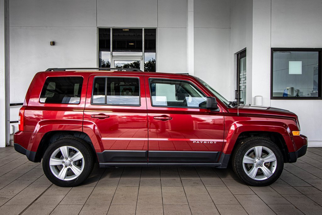 Used 2017 Jeep Patriot Latitude image 17