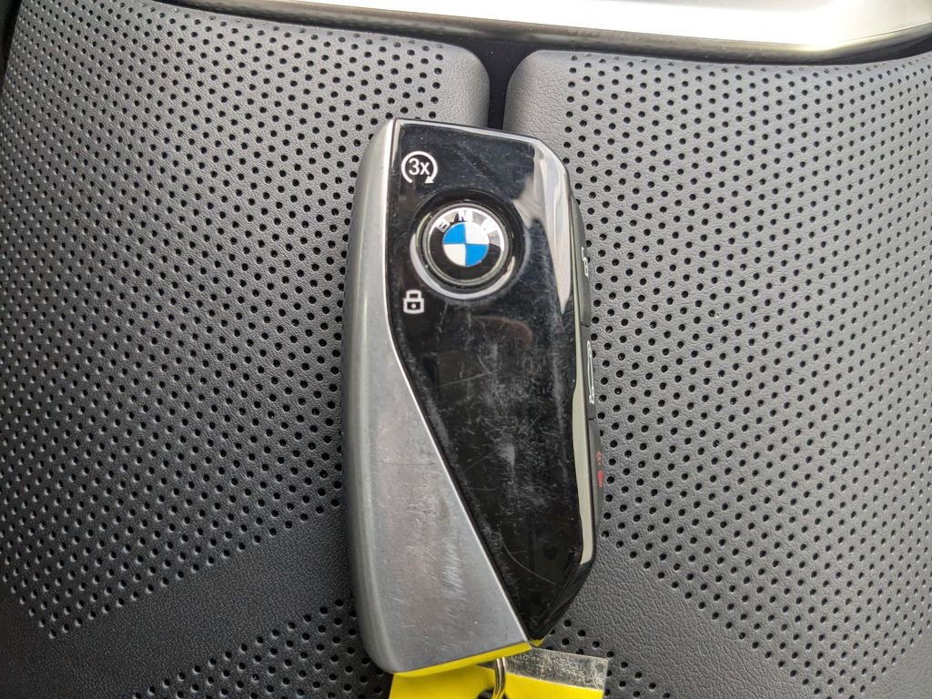 Used 2025 BMW 760i xDrive w/ Executive Package image 31