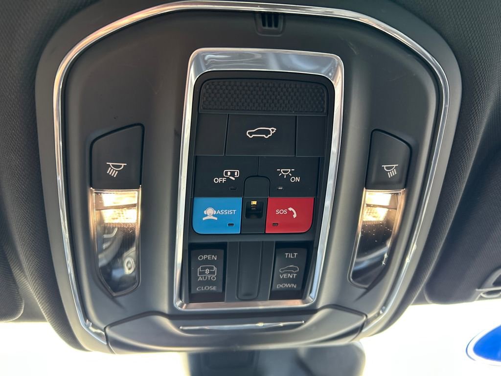 Used 2023 Jeep Grand Cherokee Altitude AWD/4WD image 37