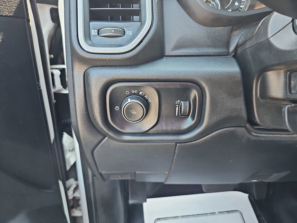 Used 2021 RAM 2500 Tradesman w/ Chrome Appearance Group AWD/4WD image 28