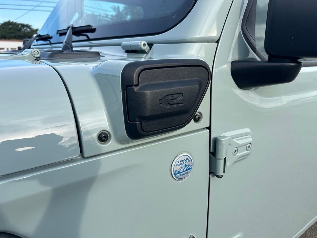 Used 2024 Jeep Wrangler Unlimited Sahara AWD/4WD image 20