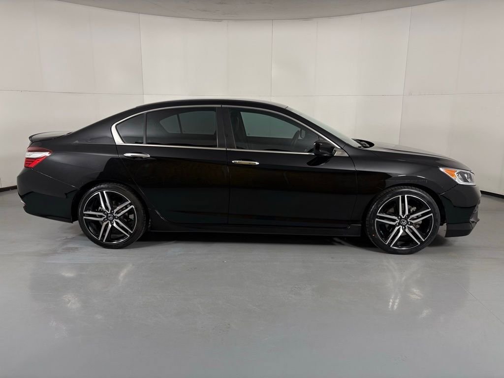 Used 2016 Honda Accord Sport image 9
