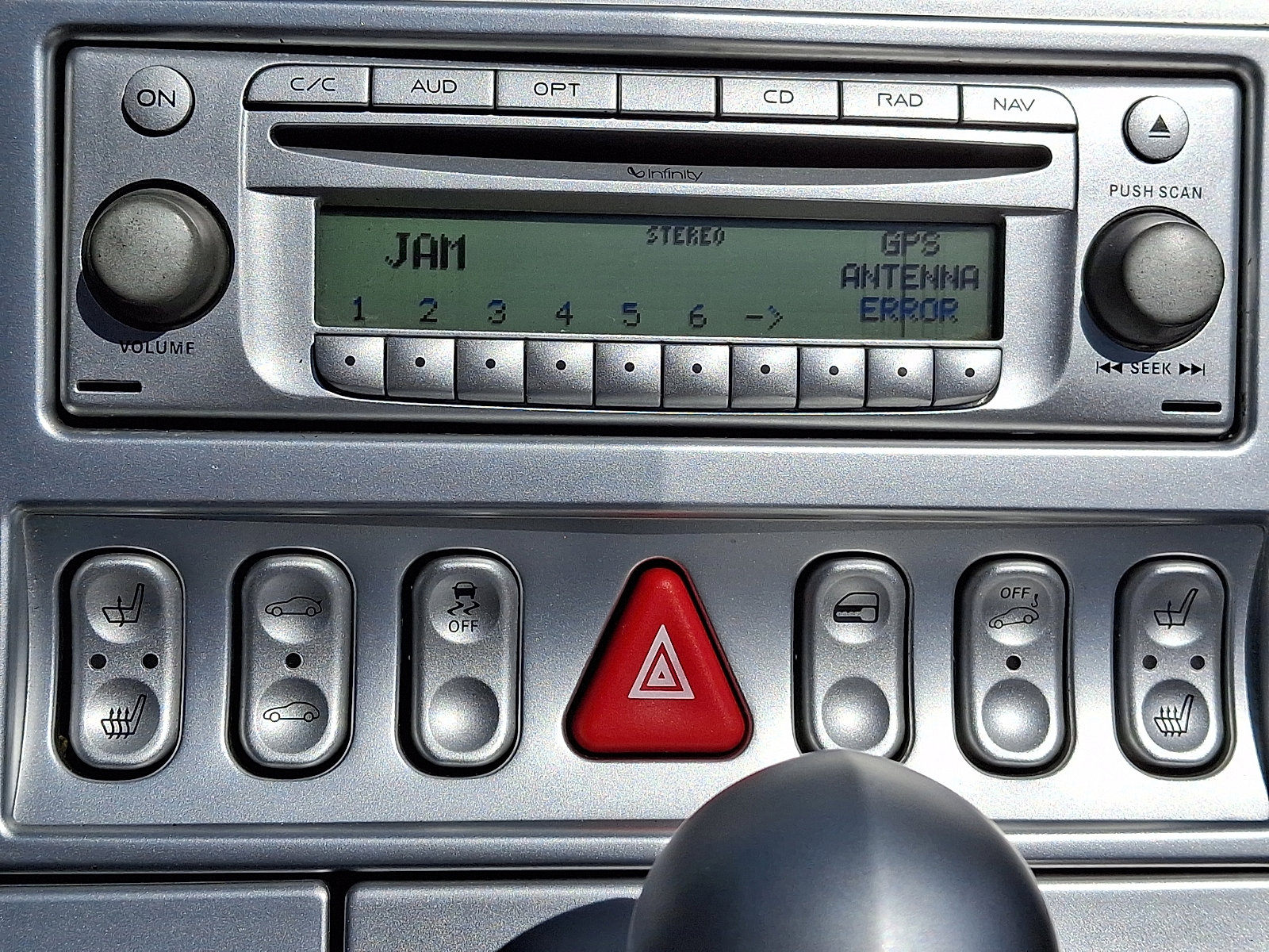 Used 2005 Chrysler Crossfire Limited image 17