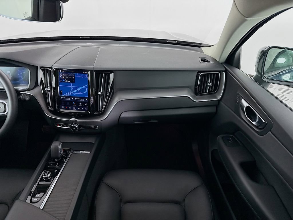 Used 2025 Volvo XC60 B5 Core AWD/4WD image 20