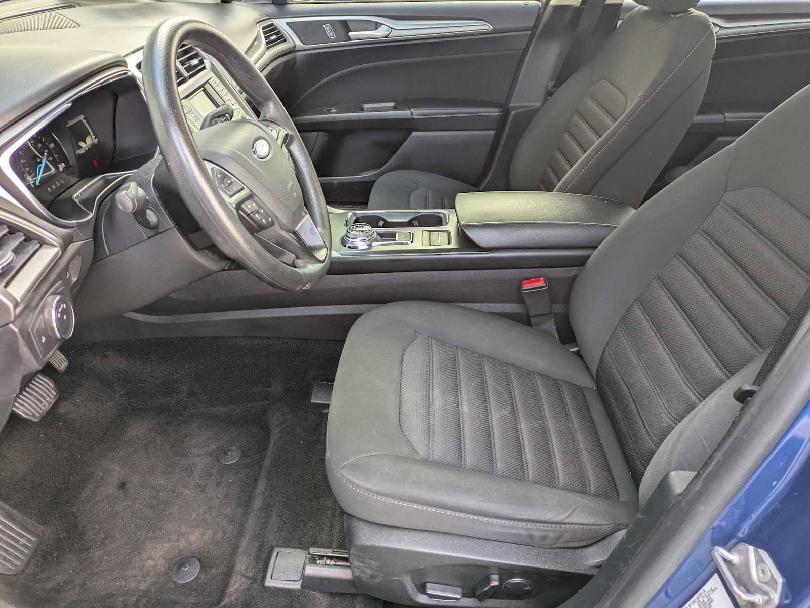 Used 2018 Ford Fusion SE image 15