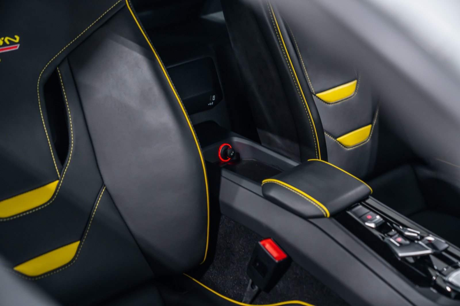 Used 2020 Lamborghini Huracan EVO image 34