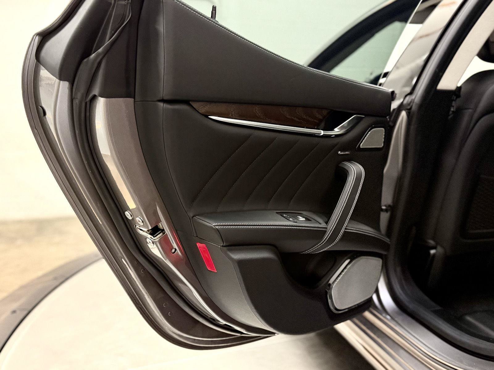 Used 2019 Maserati Ghibli GranLusso RWD image 16