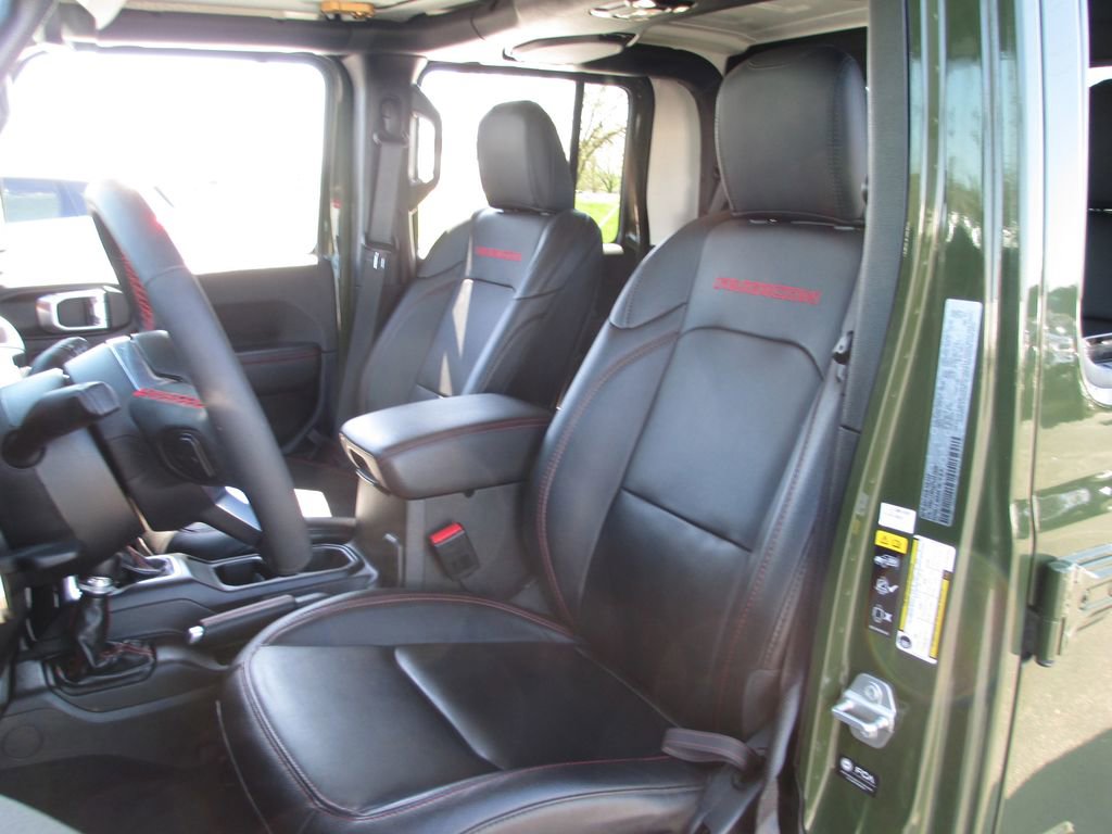 Used 2023 Jeep Gladiator Rubicon w/ Cold Weather Group AWD/4WD image 18