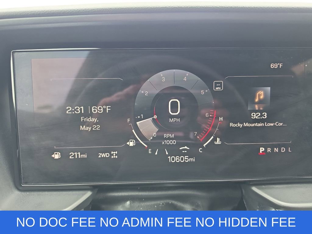 Used 2025 GMC Terrain Elevation w/ Elevation Premium Package AWD/4WD image 8