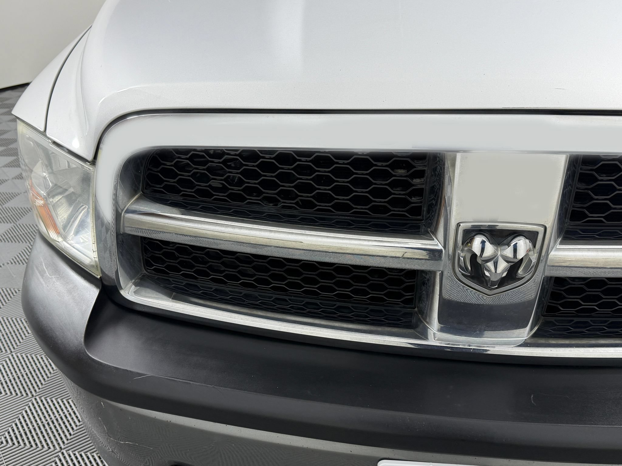 Used 2011 RAM 1500 ST RWD image 4