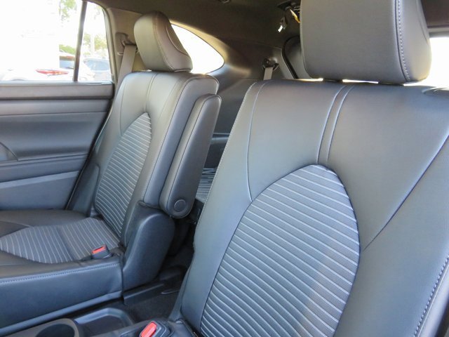New 2026 Toyota Highlander XSE image 19