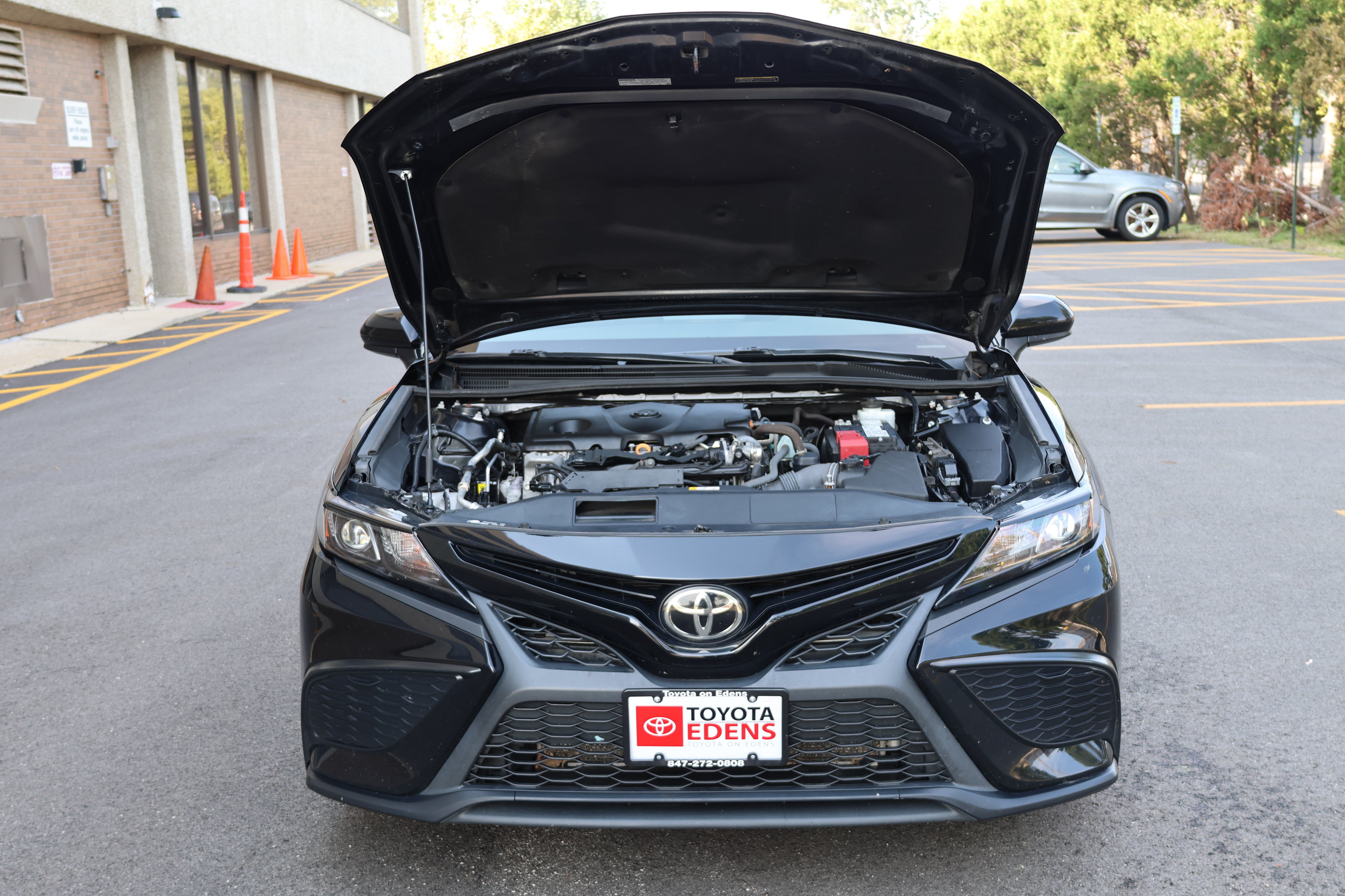 Used 2021 Toyota Camry SE FWD image 12