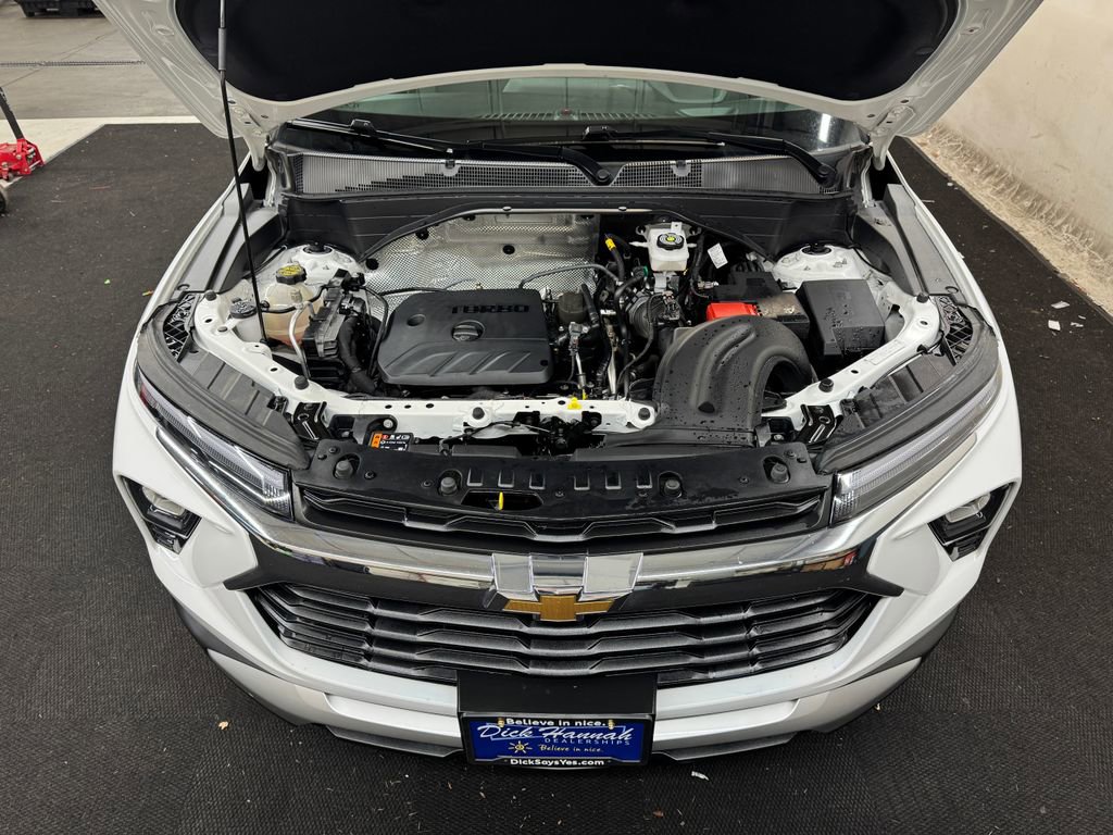 Used 2024 Chevrolet TrailBlazer LT AWD/4WD image 11