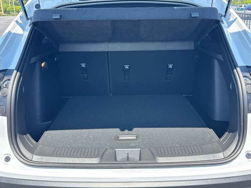 New 2026 Chevrolet Trax RS FWD image 19