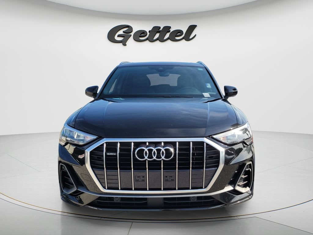 Used 2020 Audi Q3 2.0T Premium w/ Convenience Package AWD/4WD image 2