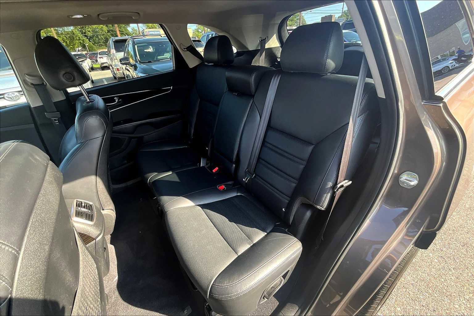 Used 2019 Kia Sorento EX image 19