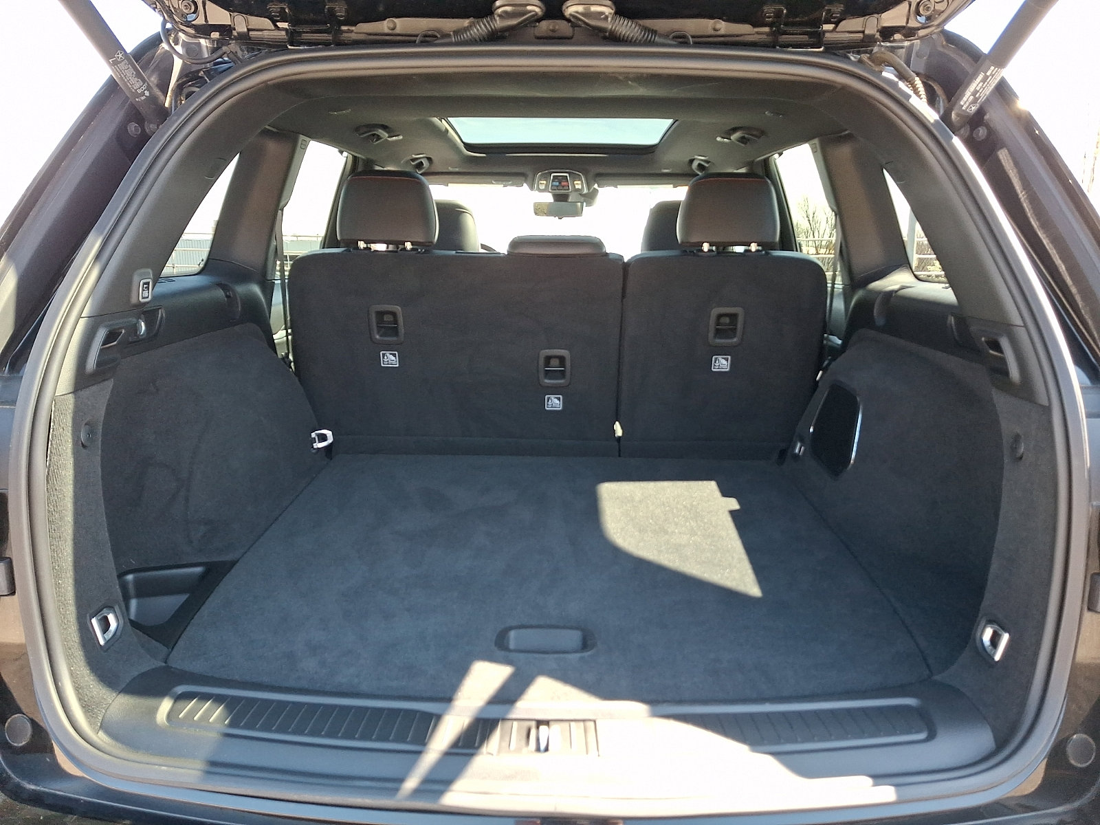 Certified 2022 Jeep Grand Cherokee Trailhawk w/ Luxury Tech Group III image 31