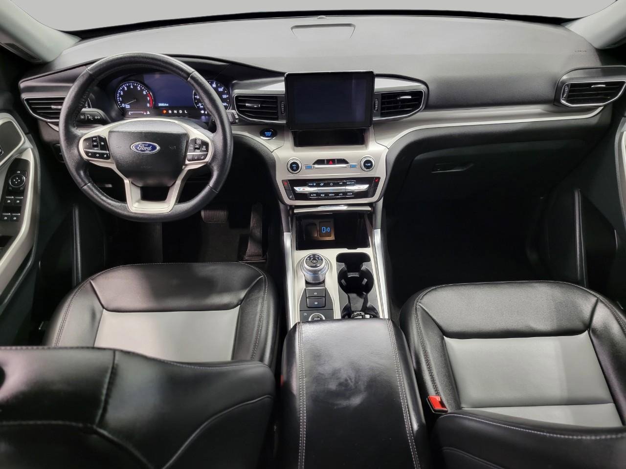 Used 2023 Ford Explorer XLT w/ Equipment Group 202A image 6