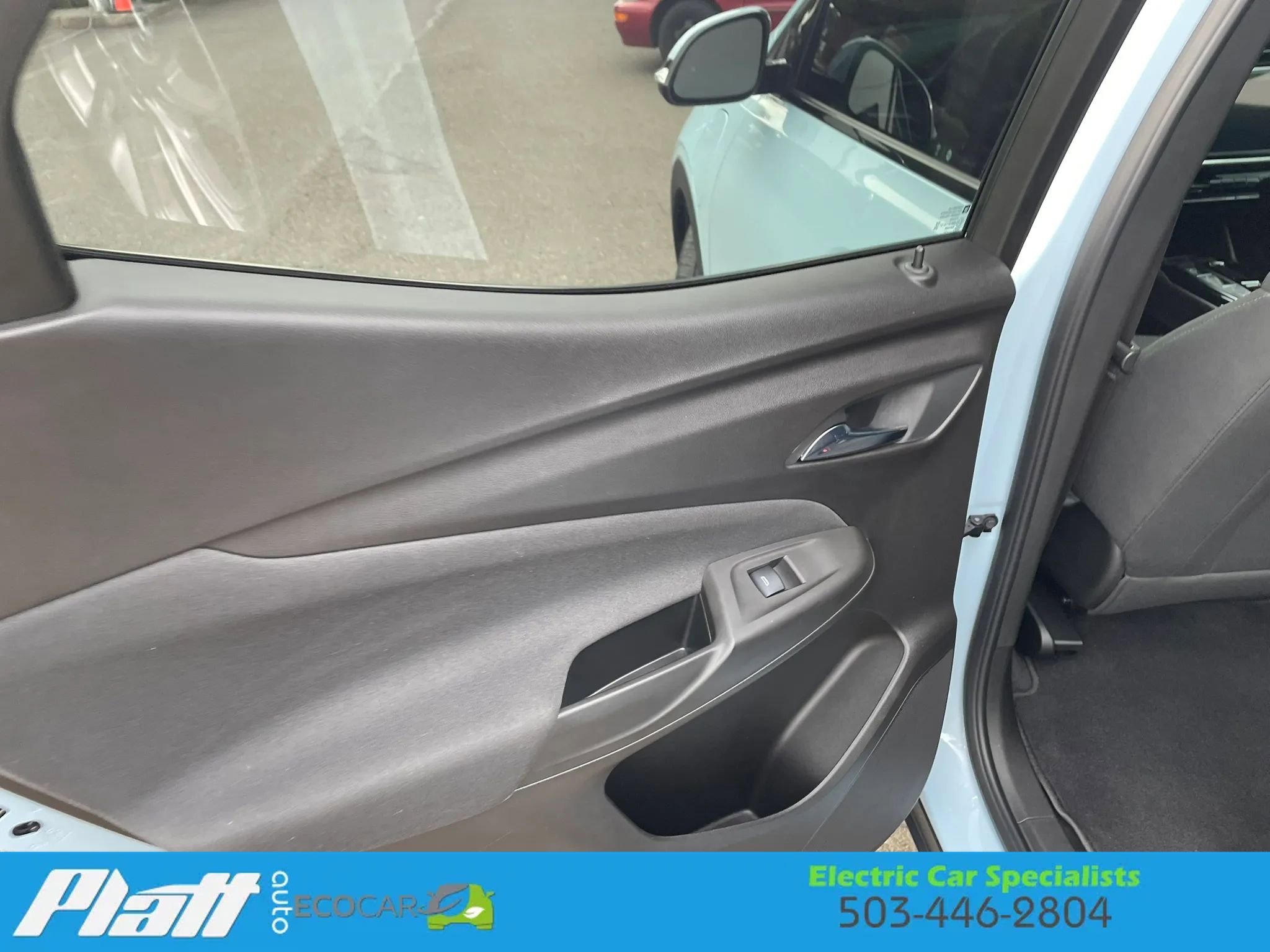 Used 2022 Chevrolet Bolt EUV LT w/ Comfort Package FWD image 38