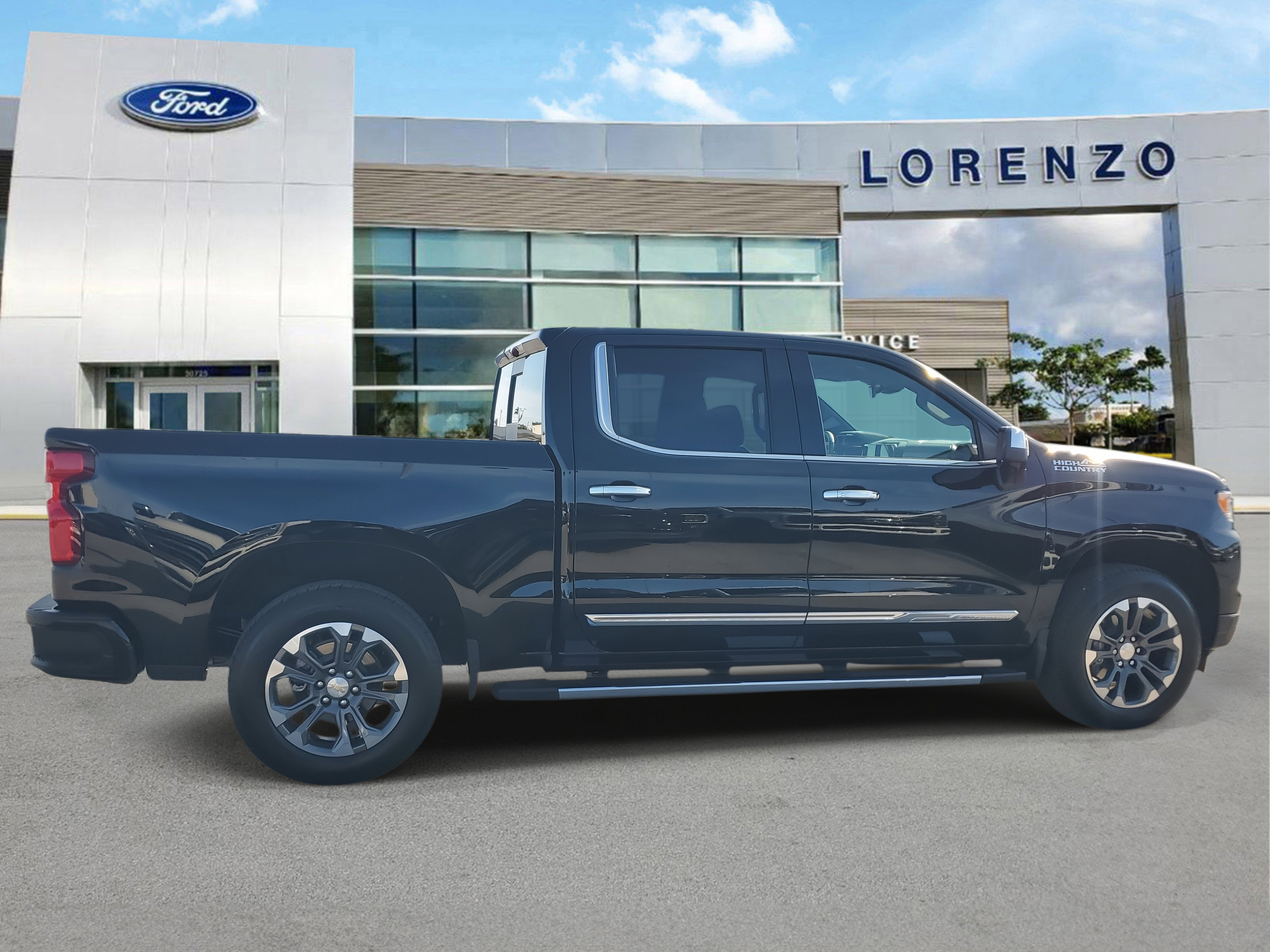 Used 2025 Chevrolet Silverado 1500 High Country image 4