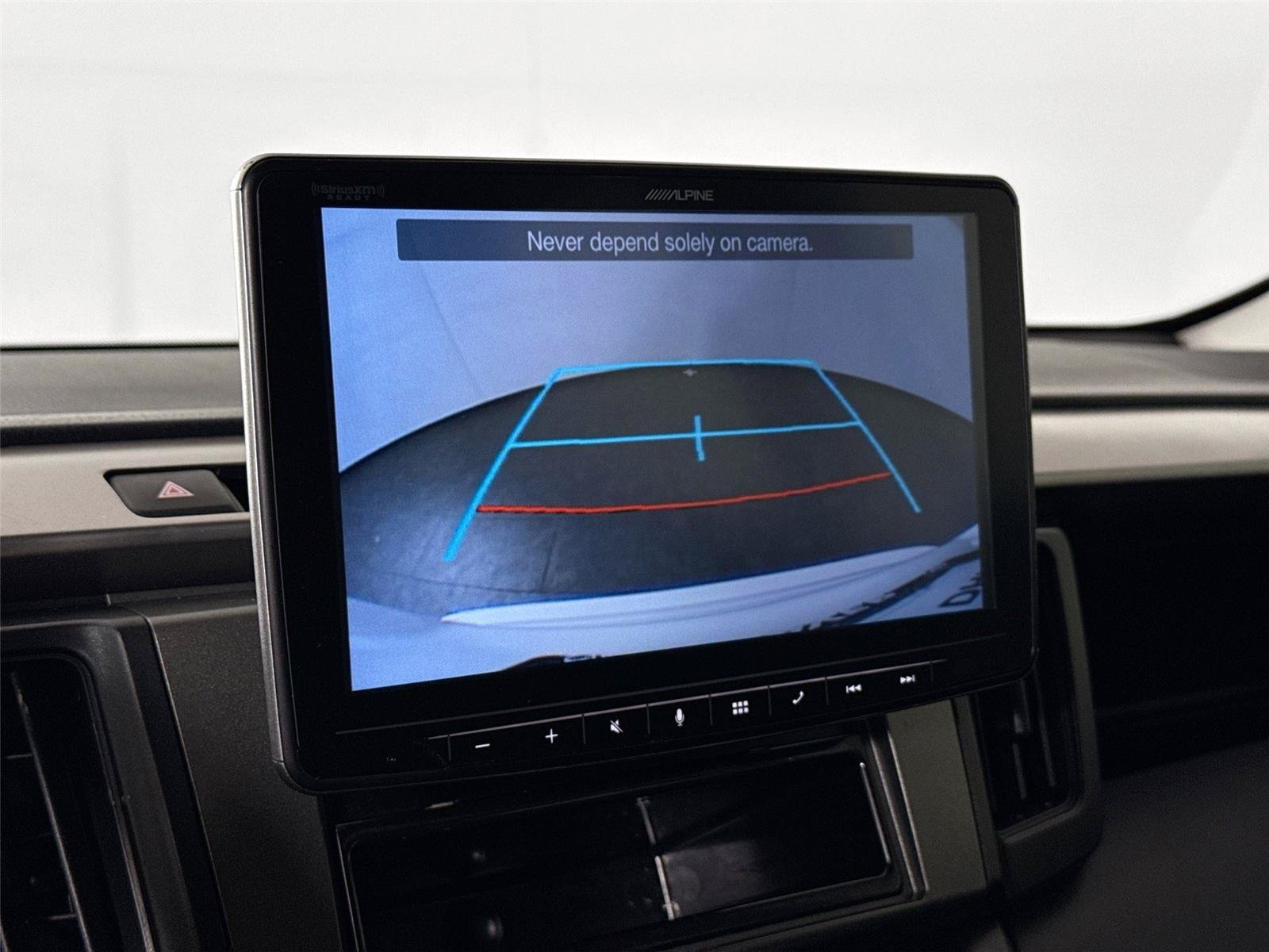 Used 2018 Toyota RAV4 LE FWD image 22