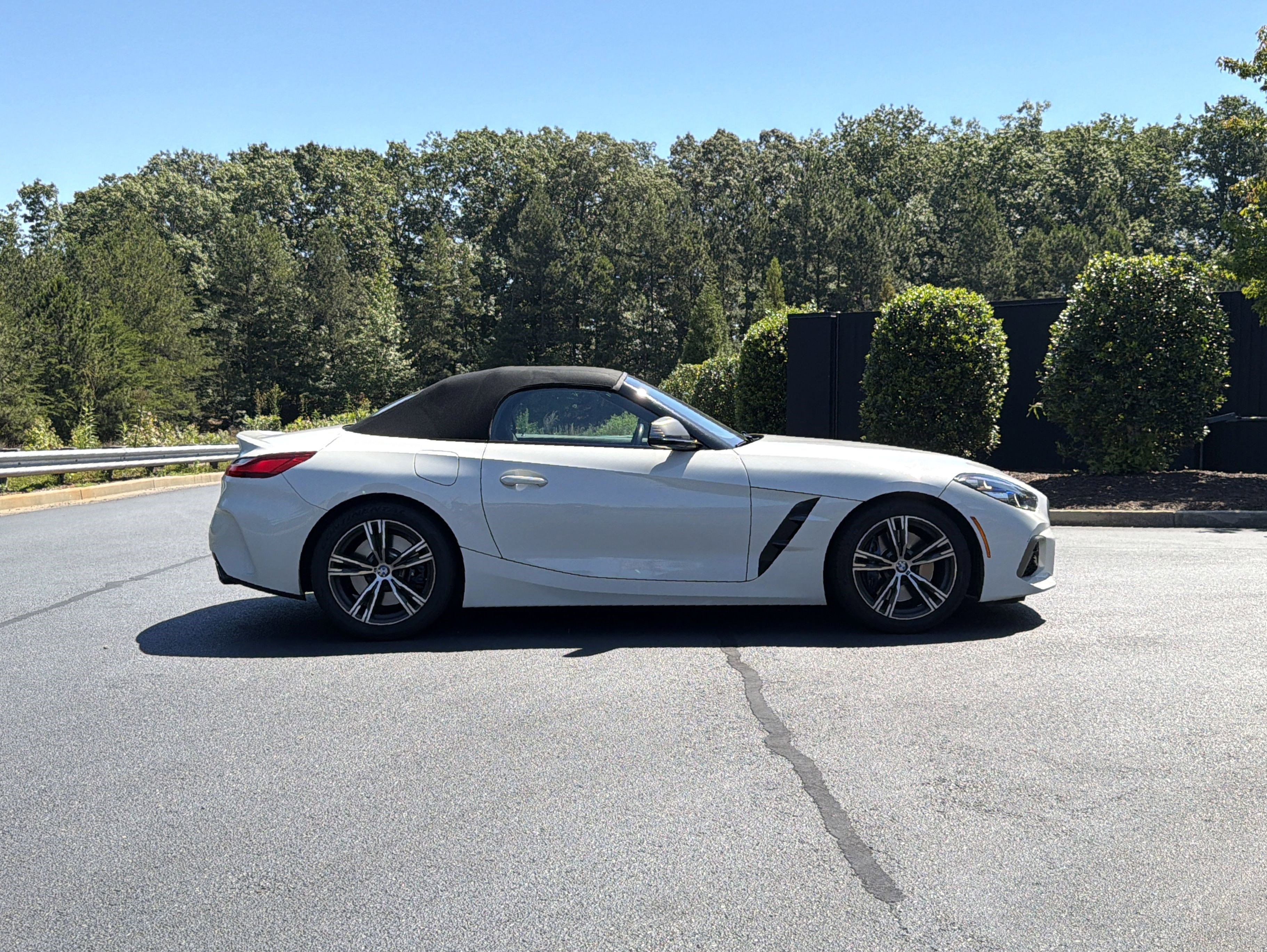 Used 2022 BMW Z4 M40i RWD image 5