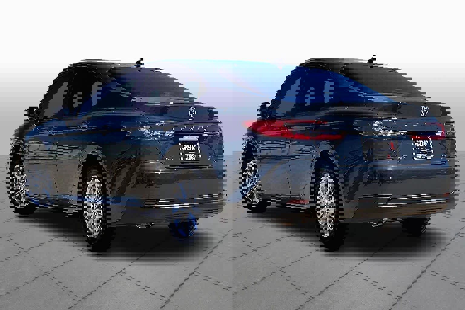 Used 2025 Toyota Camry LE image 11