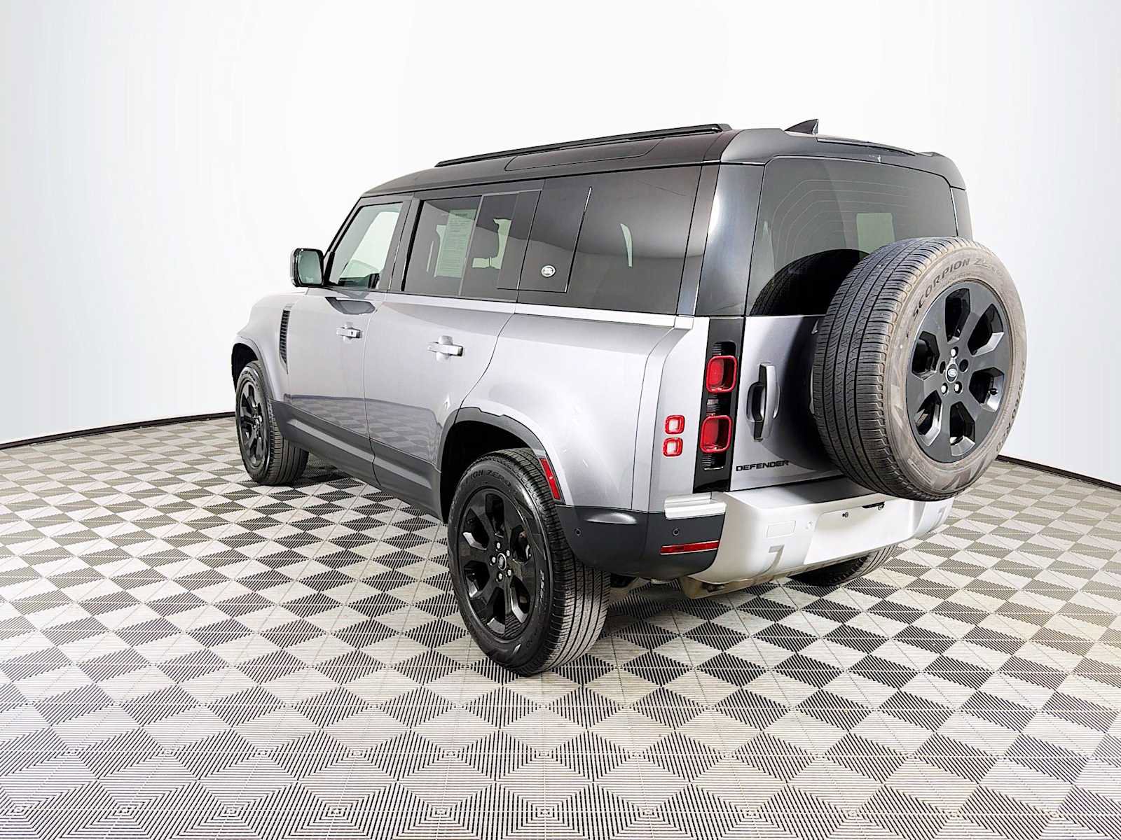 Used 2022 Land Rover Defender 110 S AWD/4WD image 7