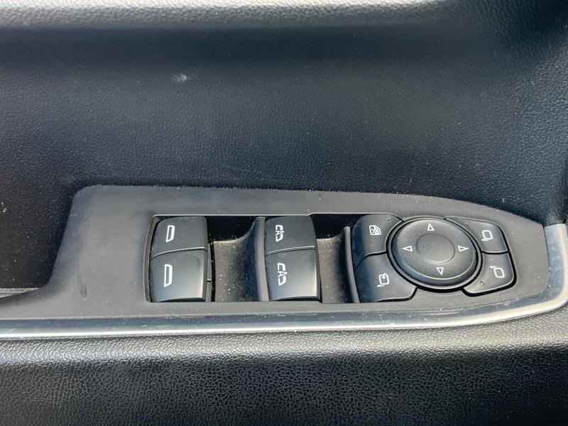 Used 2024 GMC Sierra 1500 SLT image 32