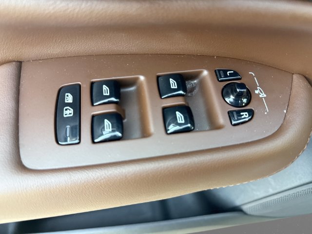 Certified 2023 Volvo XC90 B6 Plus w/ Protection Package AWD/4WD image 18
