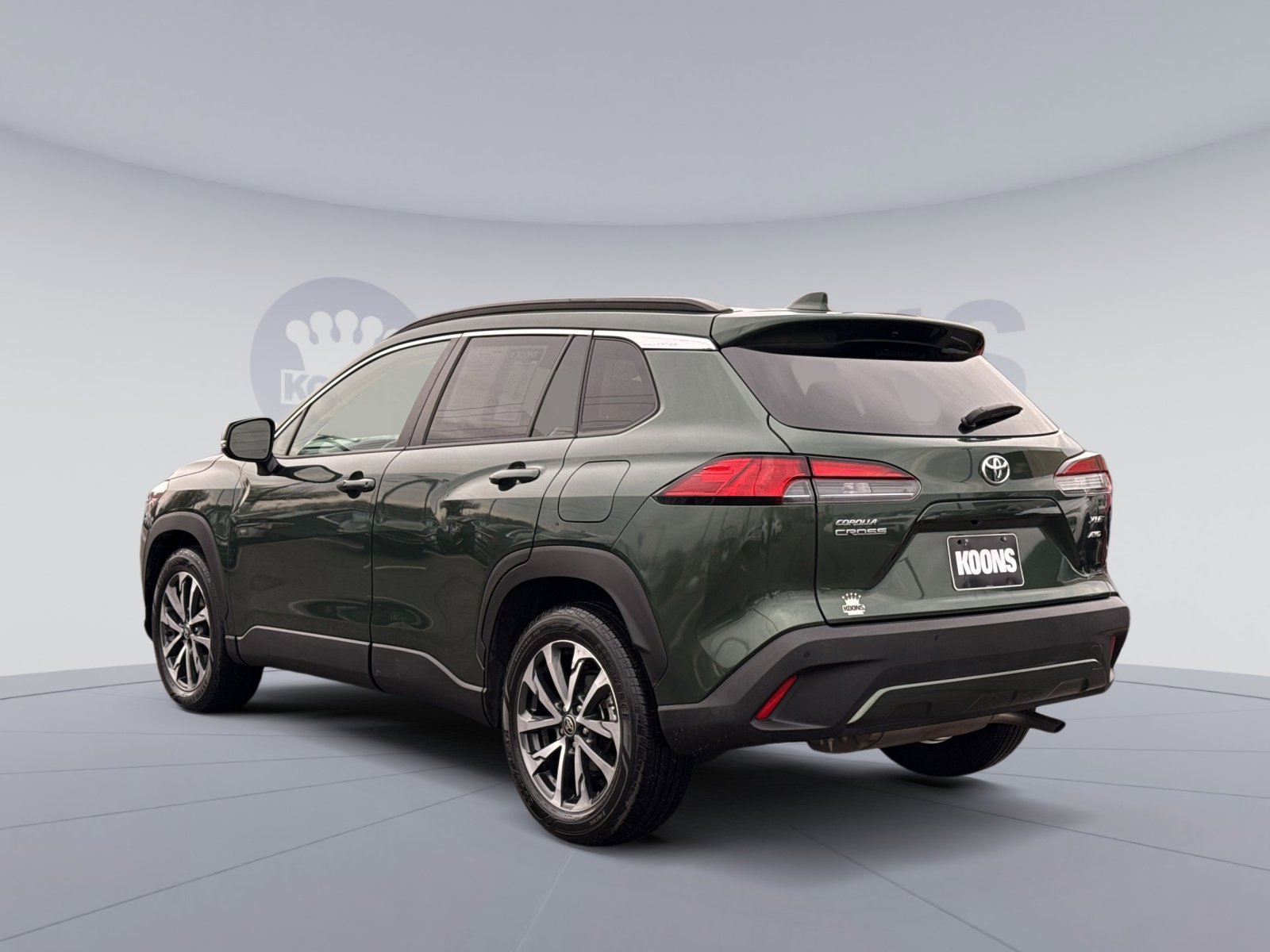 Used 2022 Toyota Corolla Cross XLE w/ Convenience Package image 4