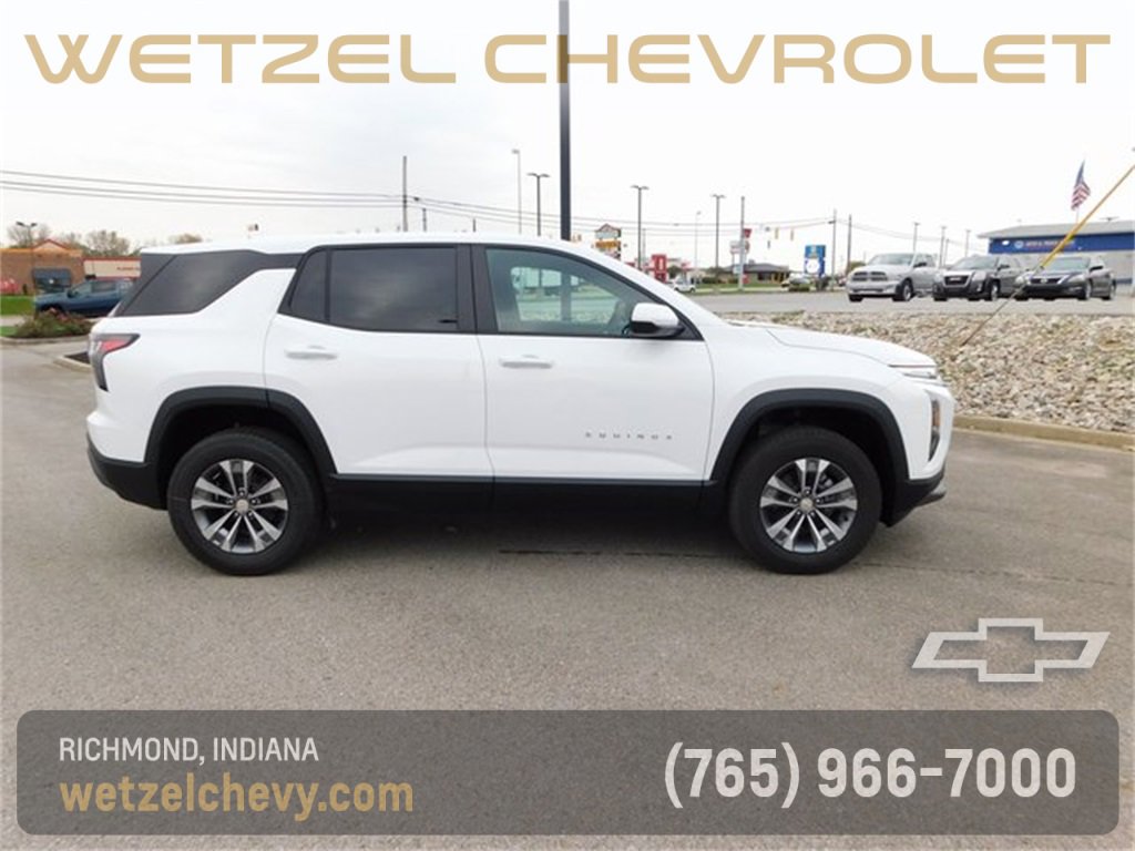 New 2026 Chevrolet Equinox LT image 2