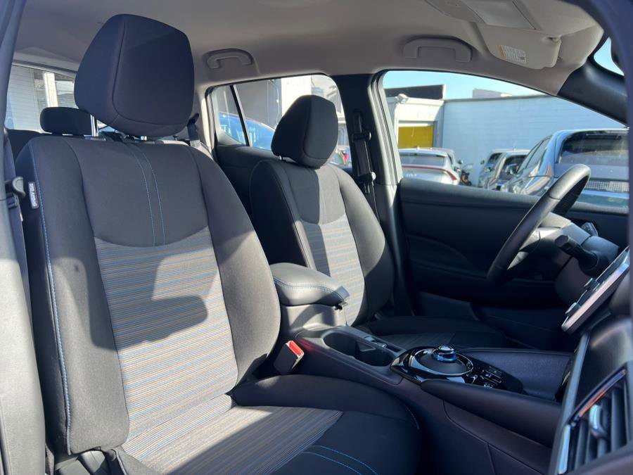 Used 2024 Nissan Leaf SV Plus image 31