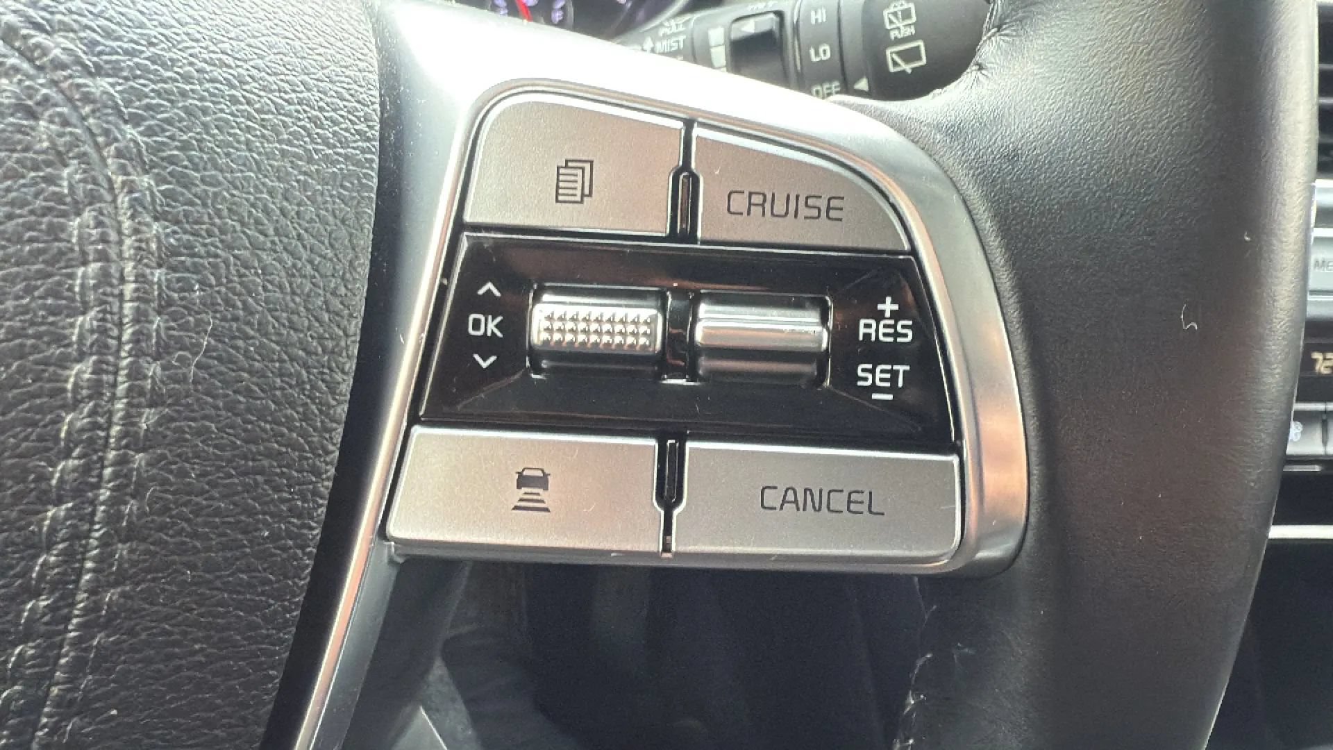 Used 2022 Kia Telluride S AWD/4WD image 11