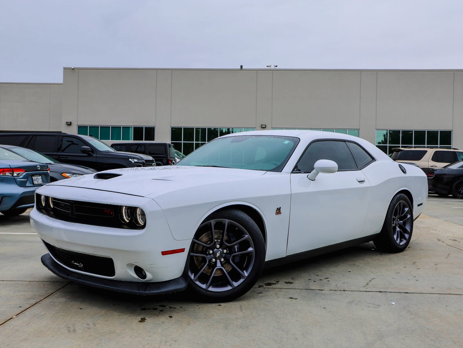 Used 2023 Dodge Challenger R/T Scat Pack RWD image 1