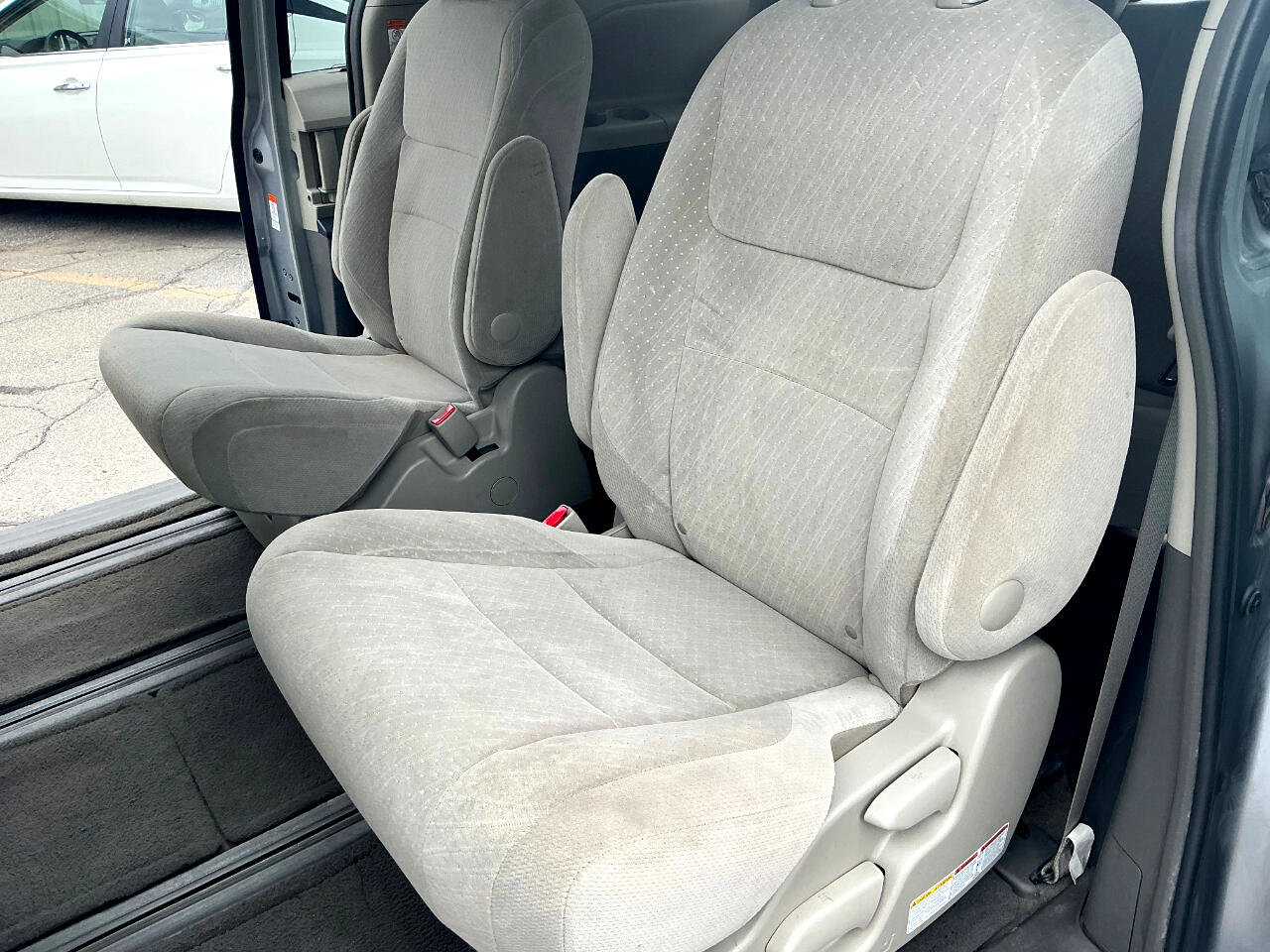 Used 2017 Toyota Sienna LE image 15