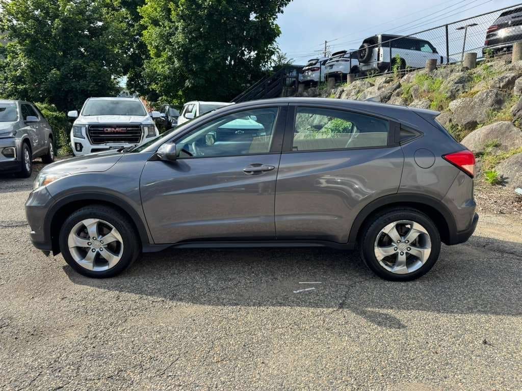 Used 2016 Honda HR-V LX image 3