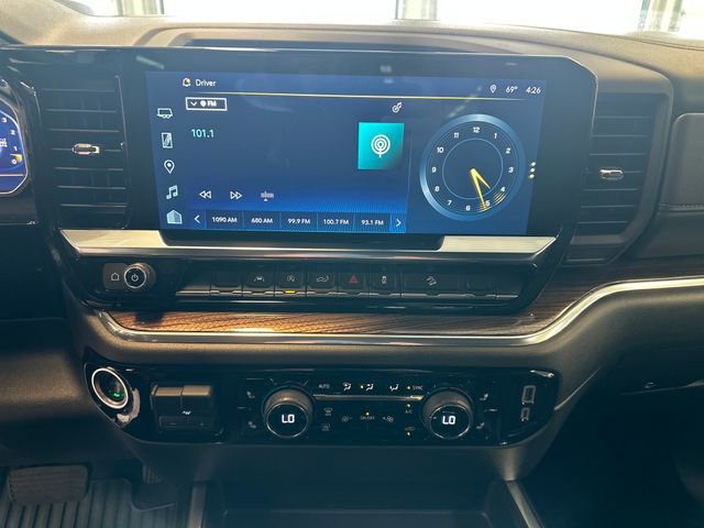 Used 2024 Chevrolet Silverado 1500 LT Trail Boss w/ Convenience Package II AWD/4WD image 3