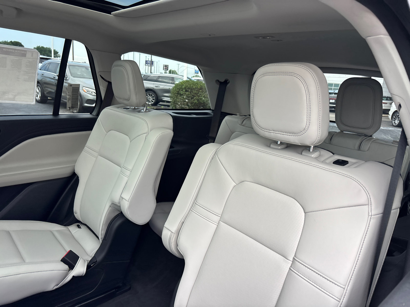 New 2026 Lincoln Aviator AWD image 26