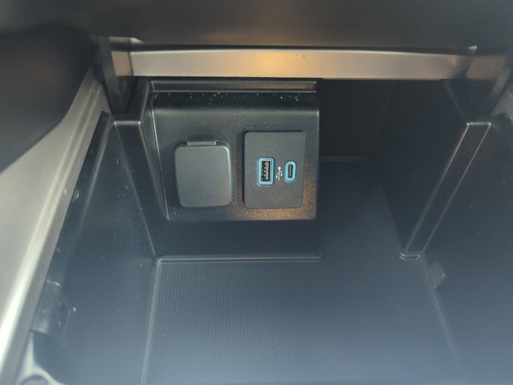 Used 2020 Ford Explorer ST w/ Premium Technology Package image 24