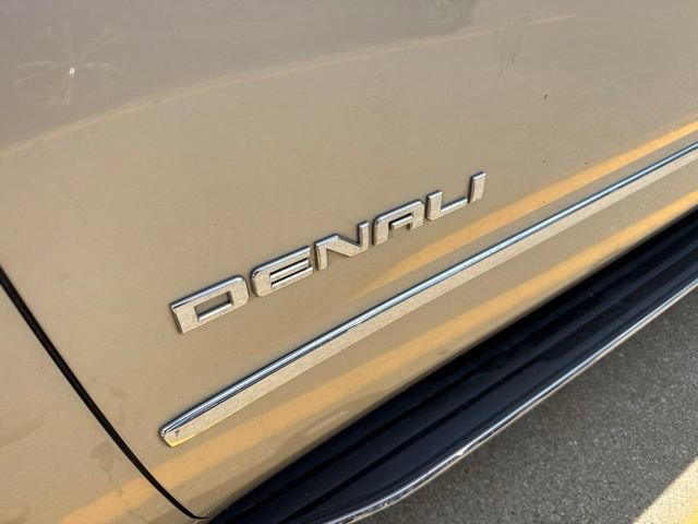 Used 2017 GMC Yukon XL Denali w/ Open Road Package AWD/4WD image 3