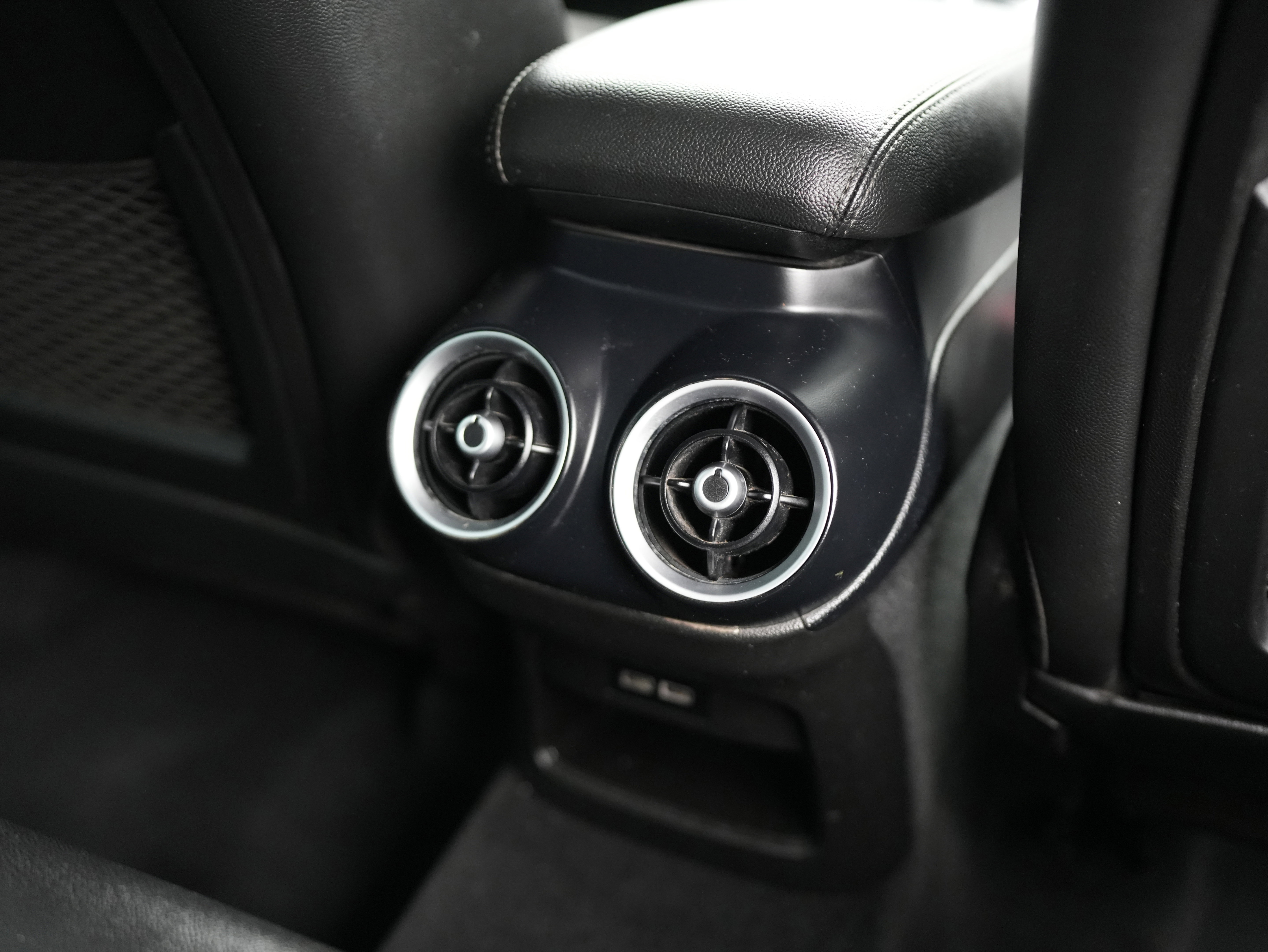 Used 2020 Alfa Romeo Stelvio Sport w/ Cold Weather Package image 33