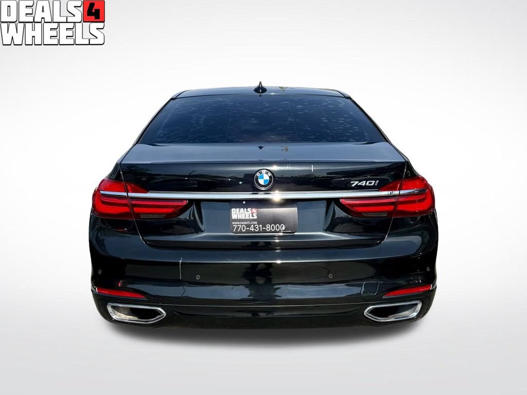 Used 2017 BMW 740i RWD image 10