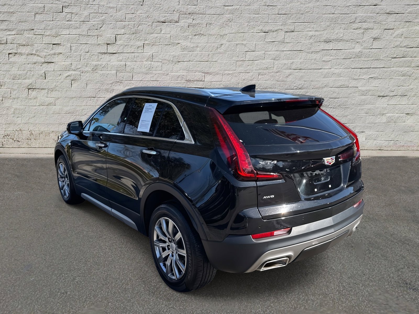 Used 2022 Cadillac XT4 Premium Luxury w/ Safety Alert Package image 7