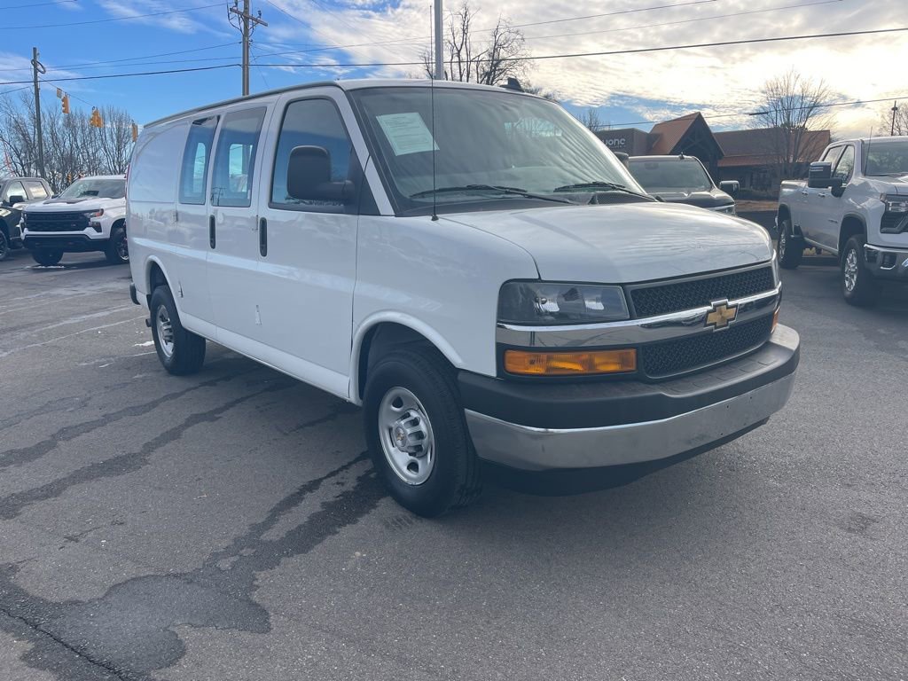 Used 2024 Chevrolet Express 2500 Work Van w/ Driver Convenience Package image 7