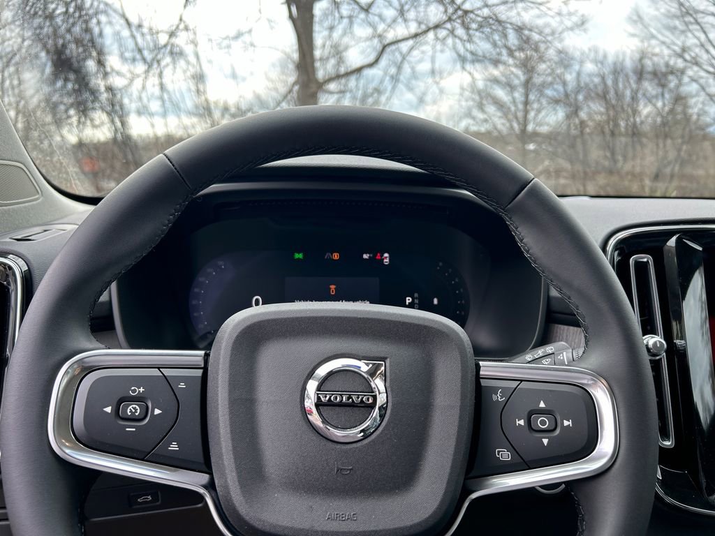 New 2026 Volvo XC40 B5 Plus w/ Climate Package AWD/4WD image 12