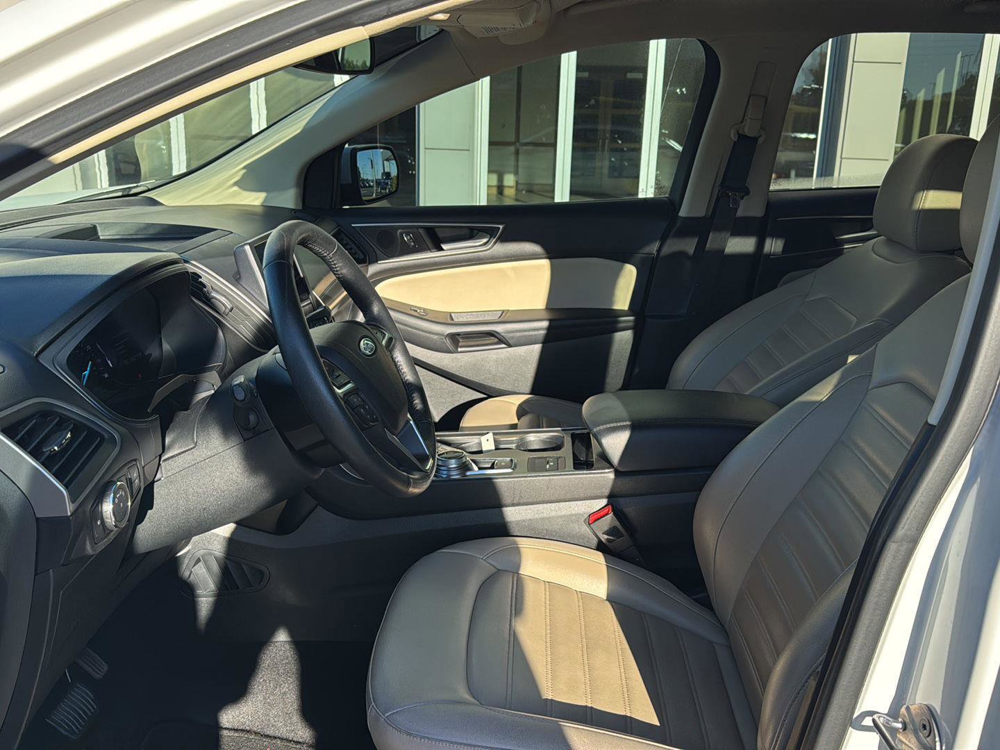 Used 2022 Ford Edge SEL w/ Convenience Package image 9