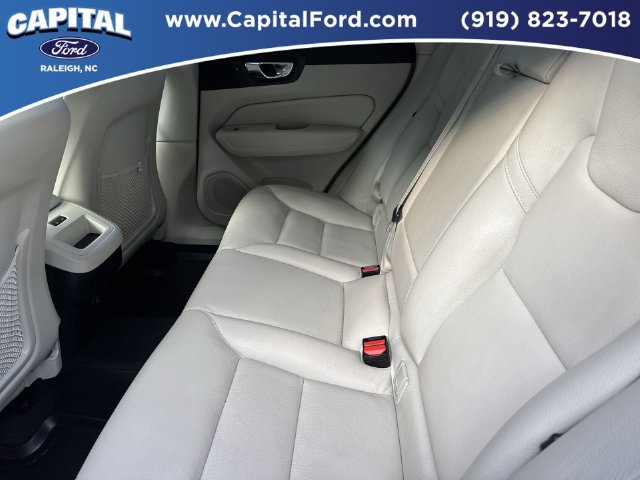 Used 2025 Volvo XC60 B5 Plus w/ Protection Package Premier AWD/4WD image 18